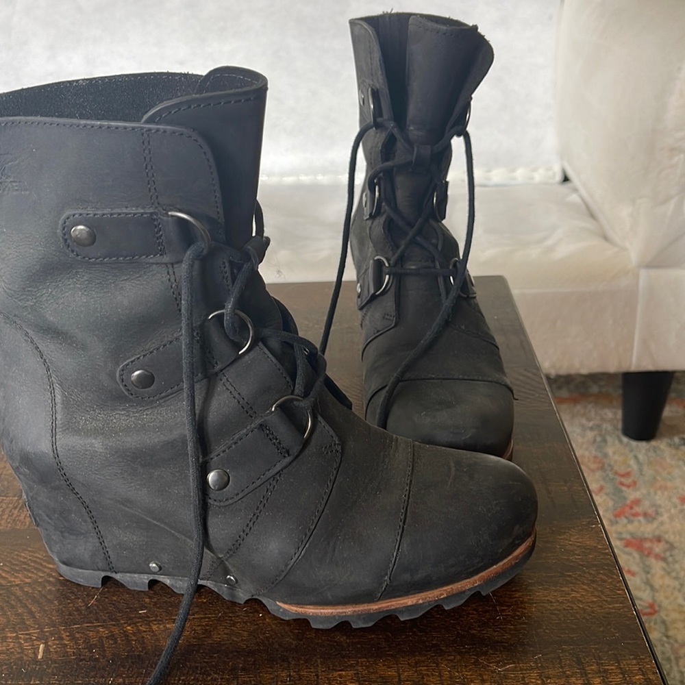 Sorel Moto Wedge Size 9